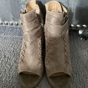 Women’s open toe booties